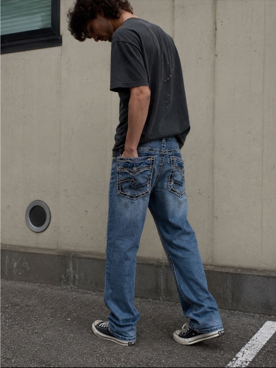 Silver Jeans Other - Silver Jeans Gordie Y2K Loose Jeans Contrast Stitch Embroidered Pockets W34
